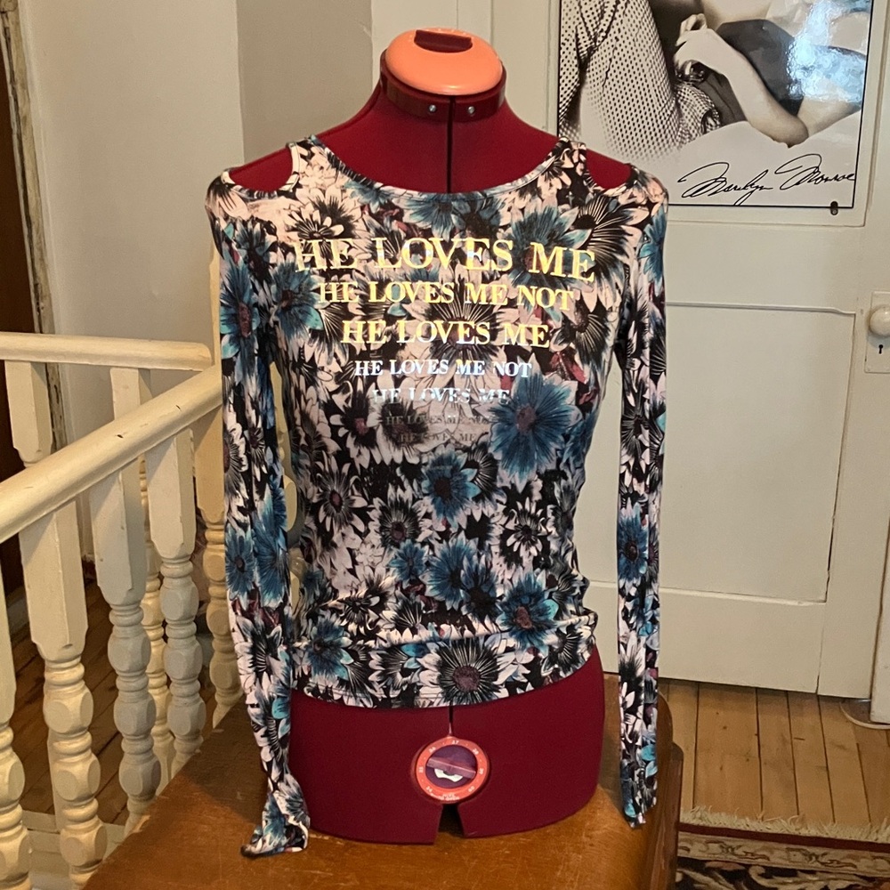 Guess top xs